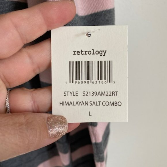 pink and grey stripped sweater from retrology with gold buttons on the shoulders - Picture 5 of 5